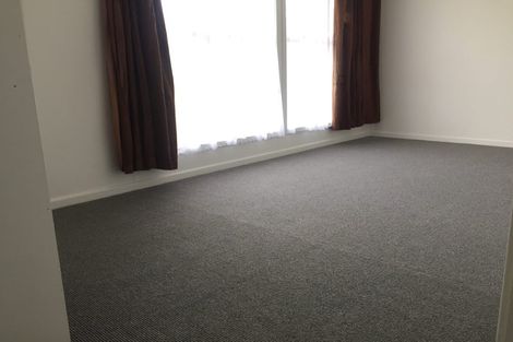 Photo of property in 32 Barbary Avenue, Kelston, Auckland, 0602