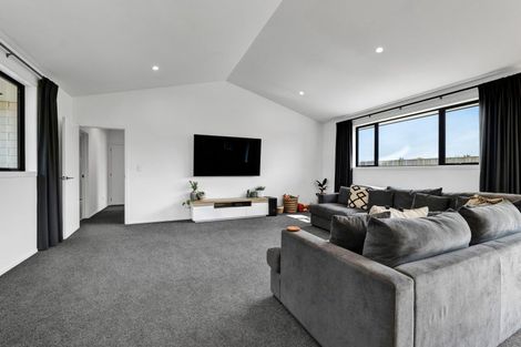 Photo of property in 11 Midsummer Avenue, Stratford, 4332