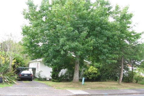 Photo of property in 16 Paramu Avenue, Birkdale, Auckland, 0626