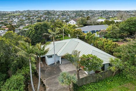Photo of property in 2/67 Arran Road, Browns Bay, Auckland, 0630