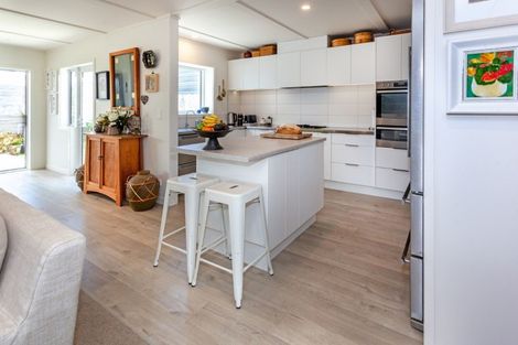 Photo of property in 107 Riverview Road, Whangamata, 3620