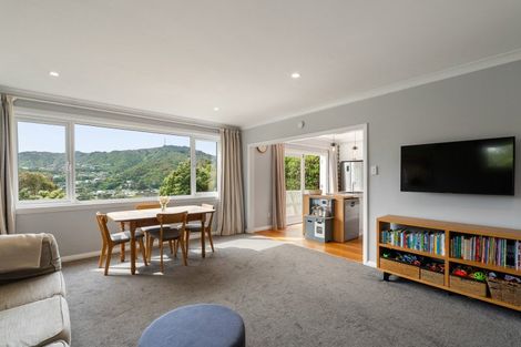 Photo of property in 16 Waru Street, Khandallah, Wellington, 6035