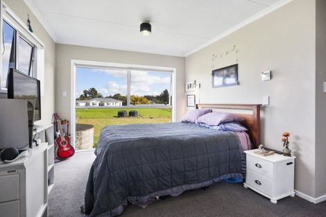 Photo of property in 20 Monteith Street, Halcombe, 4779