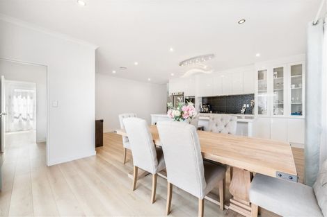 Photo of property in 25 Casheltown Way, Flat Bush, Auckland, 2019