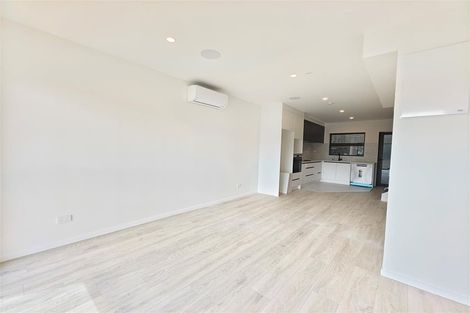 Photo of property in 13/13 Grove Lane, Pakuranga, Auckland, 2010