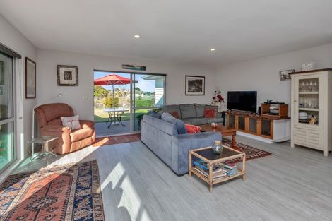Photo of property in 8 Sando Way, One Tree Point, 0118