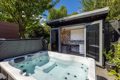 Photo of property in 52 Crofton Road, Harewood, Christchurch, 8051