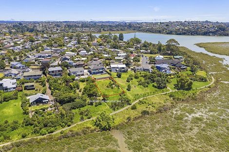 Photo of property in 38a Rewarewa Road, Te Atatu Peninsula, Auckland, 0610