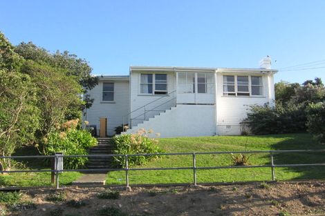 Photo of property in 39 Pikarere Street, Titahi Bay, Porirua, 5022
