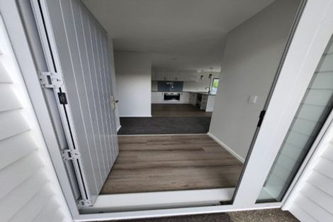 Photo of property in 17 Rewarewa Way, Timberlea, Upper Hutt, 5018