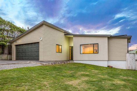 Photo of property in 7 Kaweka Close, Aotea, Porirua, 5024