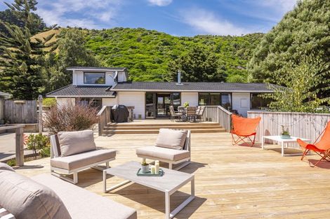 Photo of property in 222 Main Road South, Raumati South, Paraparaumu, 5032