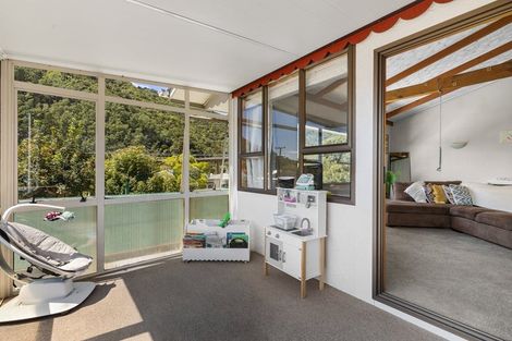 Photo of property in 73 Devon Street, Picton, 7220