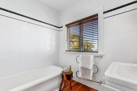Photo of property in 12 Glandovey Road, Fendalton, Christchurch, 8052