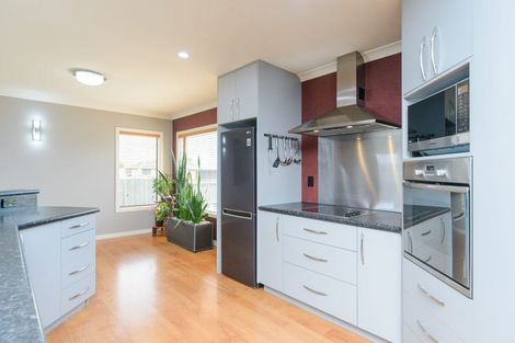 Photo of property in 46 Peter Hall Drive, Kelvin Grove, Palmerston North, 4414