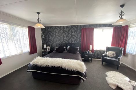 Photo of property in 255 High Street, Eltham, 4322