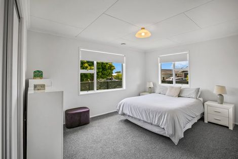 Photo of property in 57 Manu Crescent, Upper Vogeltown, New Plymouth, 4310