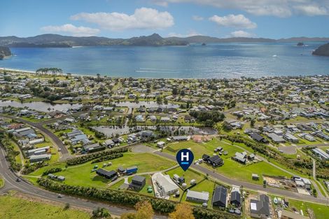 Photo of property in 1 Tinirau Place, Cooks Beach, 3591