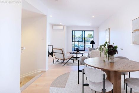 Photo of property in 1/82 Rosewarne Crescent, Glendene, Auckland, 0602