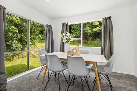 Photo of property in 18 Westhaven Drive, Tawa, Wellington, 5028