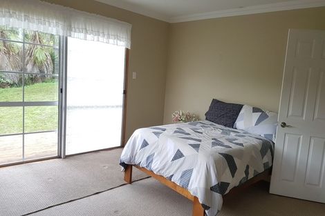 Photo of property in 11 Cobblestone Lane, Hillcrest, Auckland, 0627