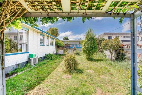 Photo of property in 2/136 Wainoni Road, Avondale, Christchurch, 8061