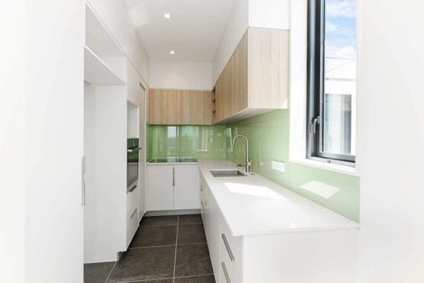 Photo of property in 1 Buscomb Avenue, Henderson, Auckland, 0610