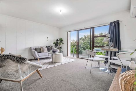 Photo of property in 2/32 Domain Street, Waiuku, 2123