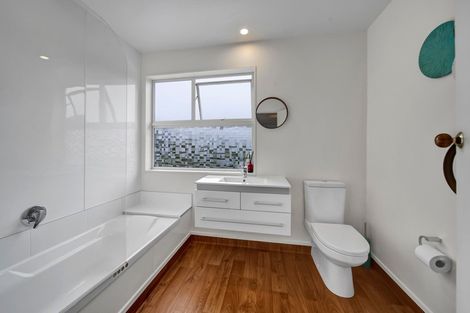 Photo of property in 37a Trafalgar Street, Westown, New Plymouth, 4310