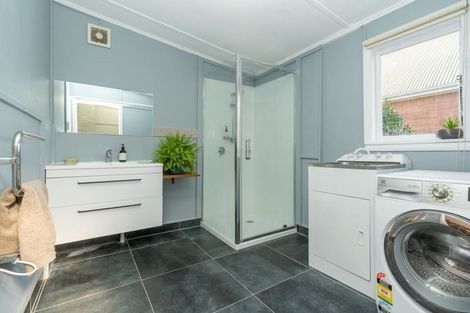 Photo of property in 35 Oxford Street, Fairfield, Hamilton, 3214