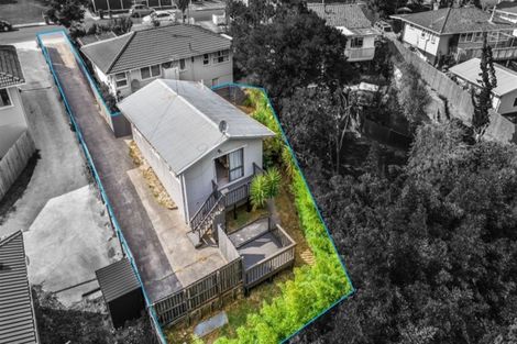 Photo of property in 14 Barnfield Place, Glendene, Auckland, 0602