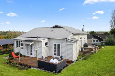 Photo of property in 11 Trosk Place, Waiuku, 2123