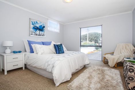 Photo of property in 2 Graham Avenue, Te Atatu Peninsula, Auckland, 0610