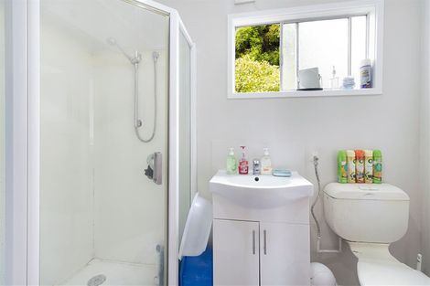 Photo of property in 1a/1 Divich Avenue, Te Atatu South, Auckland, 0610