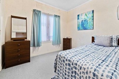Photo of property in 58 Royal Road, Massey, Auckland, 0614