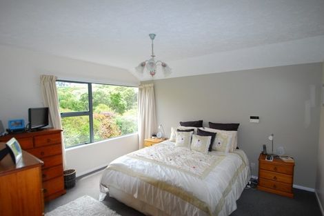 Photo of property in 122 Westchester Drive, Churton Park, Wellington, 6037