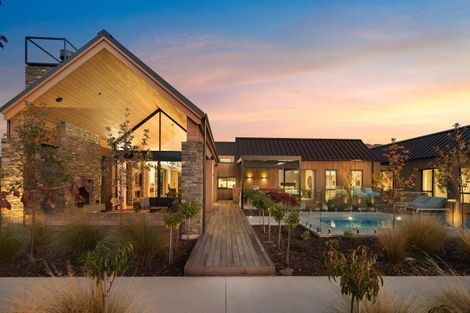 Photo of property in 14 Deans Drive, Wanaka, 9305