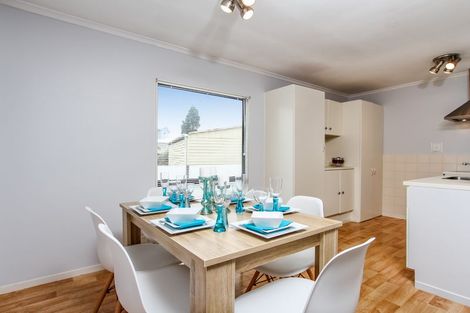 Photo of property in 2 Graham Avenue, Te Atatu Peninsula, Auckland, 0610