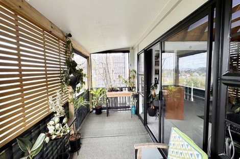 Photo of property in 131 Chelsea View Drive, Chatswood, Auckland, 0626