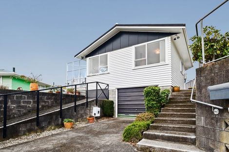 Photo of property in 6 Eton Place, Spotswood, New Plymouth, 4310