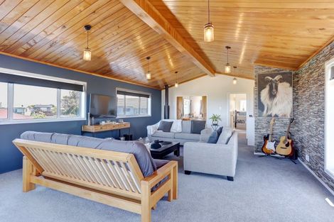 Photo of property in 8 Nukumaru Parade, Waiinu Beach, Whanganui, 4588