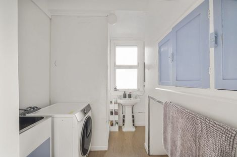 Photo of property in 11 Caroline Street, Mount Victoria, Wellington, 6011