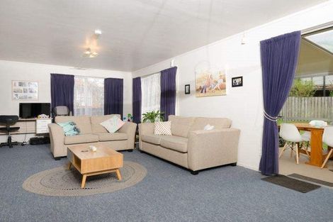 Photo of property in 1 Cushla Place, Massey, Auckland, 0614