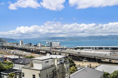 Photo of property in Mansfield Towers, 1 Grant Road, Thorndon, Wellington, 6011