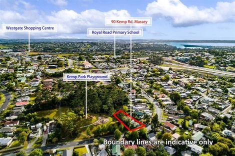 Photo of property in 90 Kemp Road, Massey, Auckland, 0614