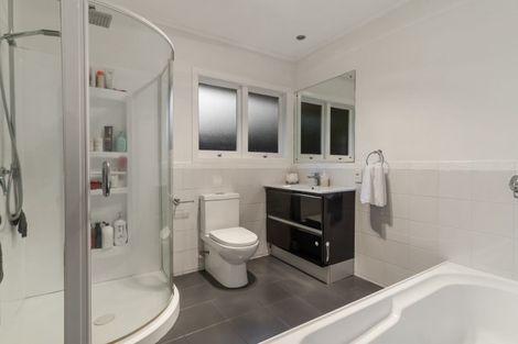 Photo of property in 69 Kervil Avenue, Te Atatu Peninsula, Auckland, 0610