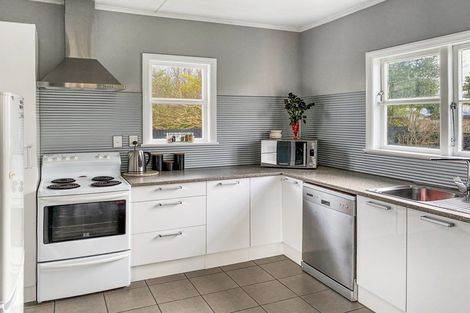 Photo of property in 5 Henderson Street, Dannevirke, 4930