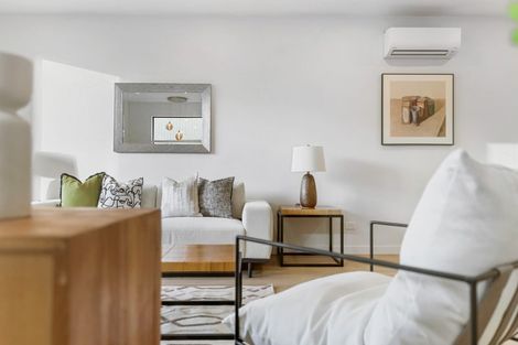 Photo of property in 39 Puihi Crescent, Massey, 0614