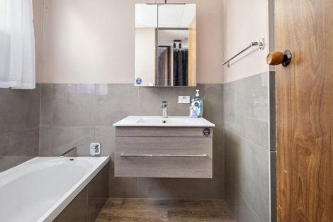 Photo of property in 46 Mellsop Avenue, Waiuku, 2123