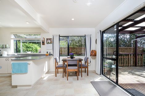 Photo of property in 58a West Lynn Road, Titirangi, Auckland, 0604